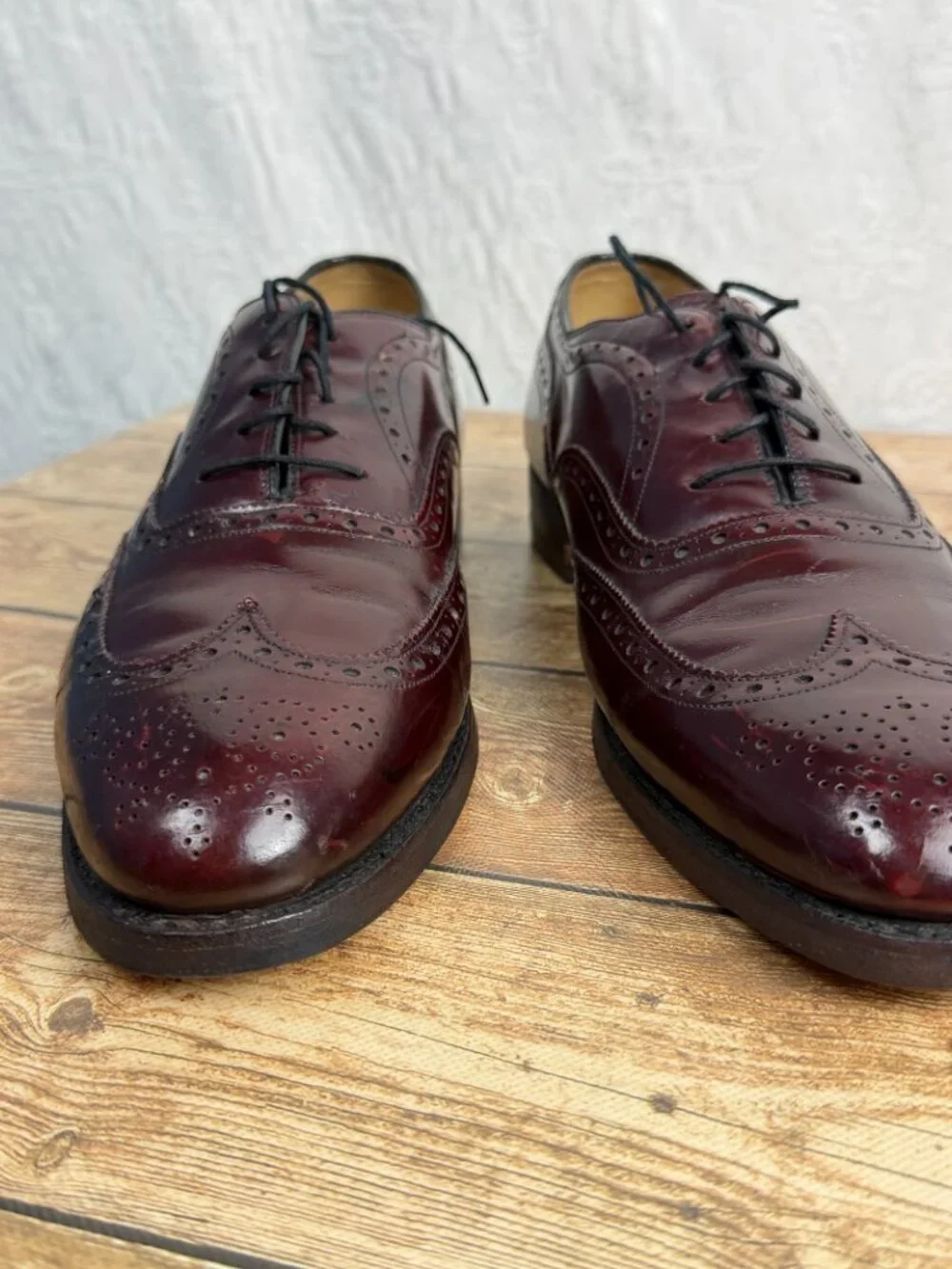 Johnston & Murphy Men's Size 10 Burgundy Brown Leather Wingtip Oxford Dress